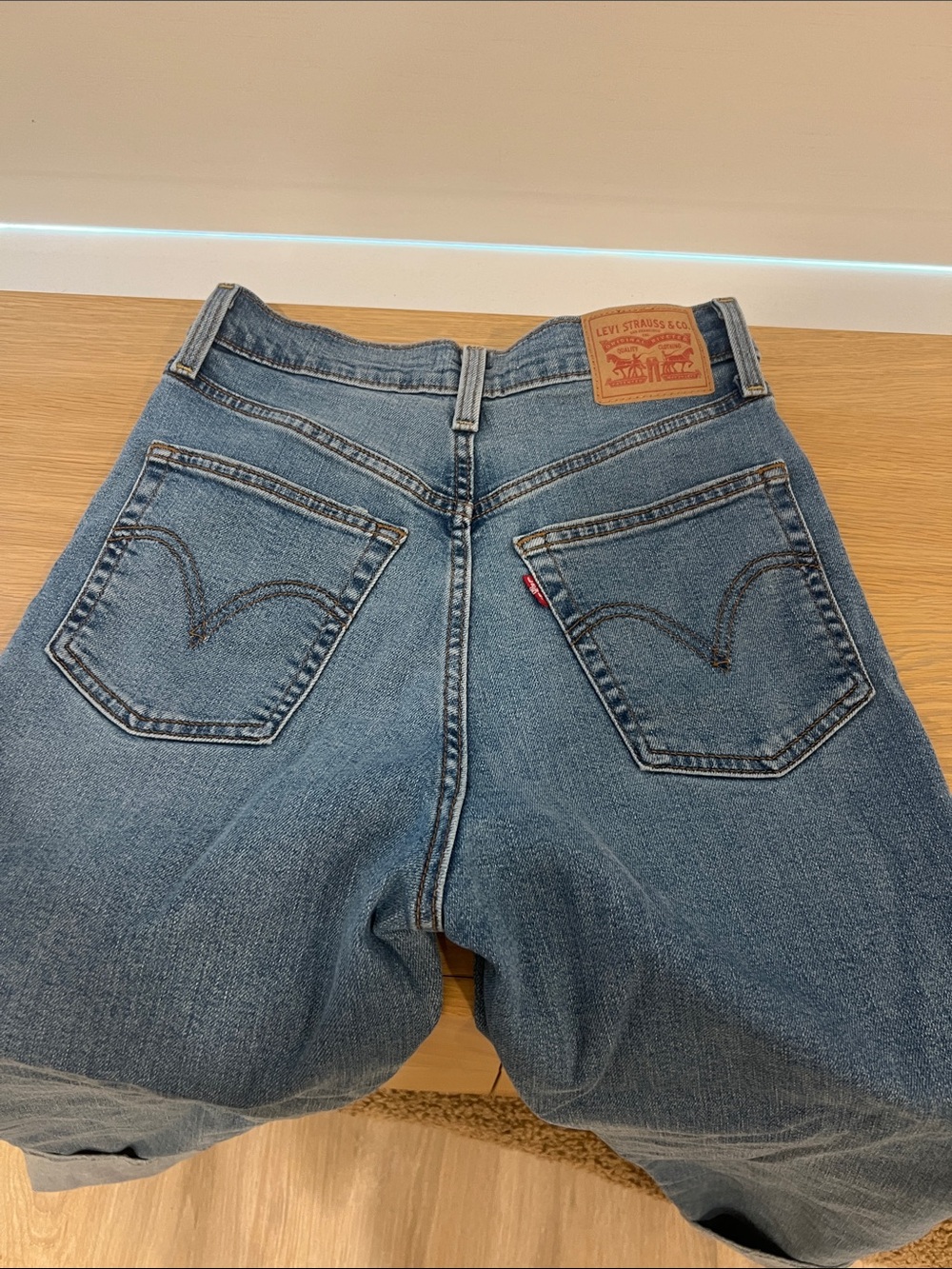 Levi's Ribcage Straight size 27